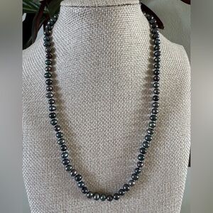 Elegant Black Pearl Necklace